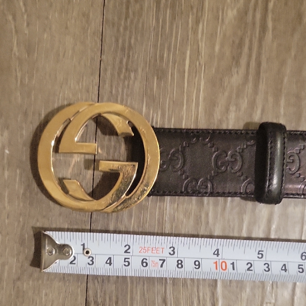 Gucci Black Leather Belt with Gold Buckle - Picture 5 of 6